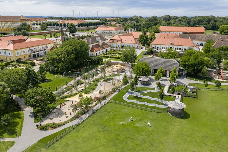 Schloss Hof von oben