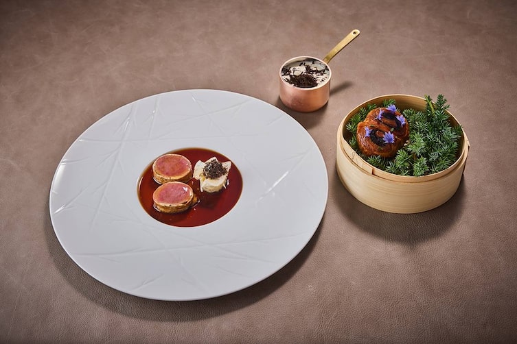 Rehrücken – Steinpilz – Blutwurst – Haselnuss – schwarzer Trüffel Klima Ikarus Koch September