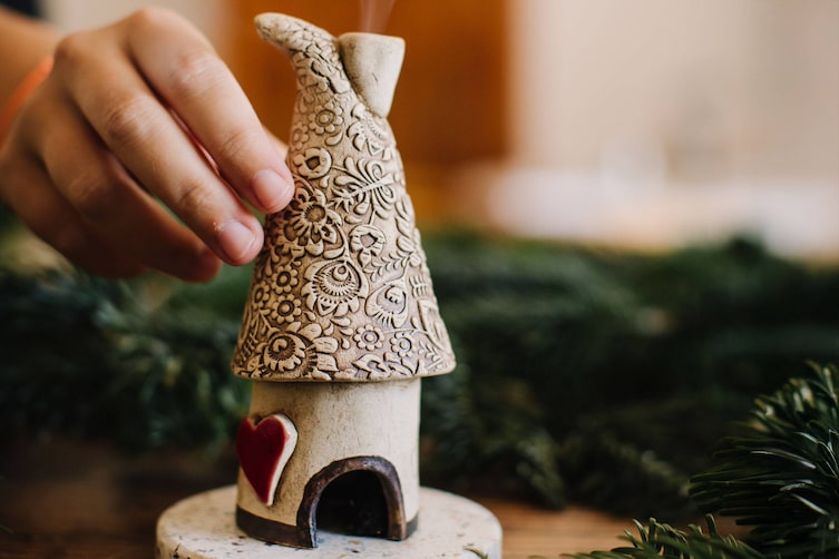 Räucherhäuschen aus Keramik, Servus am Marktplatz