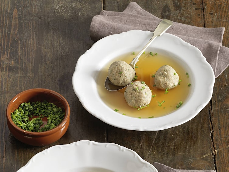 Fünf Ideen für gschmackige Suppeneinlagen - Servus