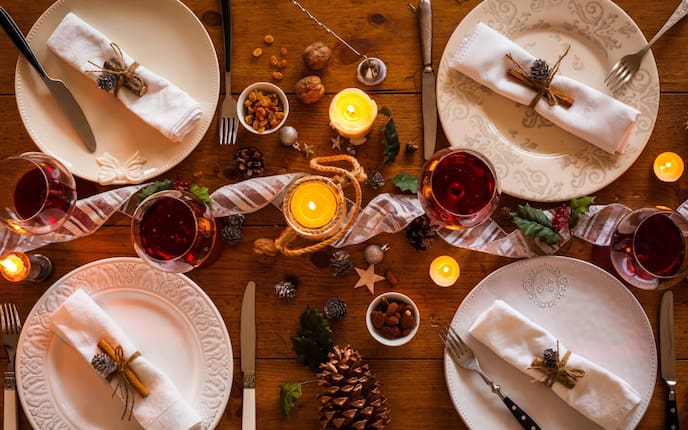 Festliche Weihnachtstafel, Servus