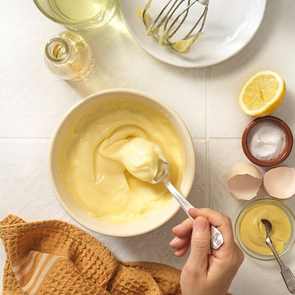 Selbst gemachte Mayonnaise ist ein Saucen-Klassiker.
