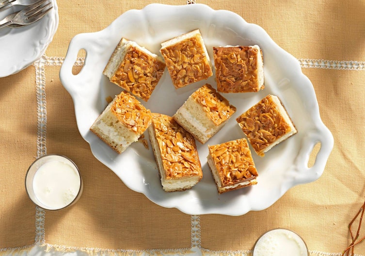 Kuchen, Nachspeise, Bienenstich, Mandelsplitter, Creme, Servus Rezept