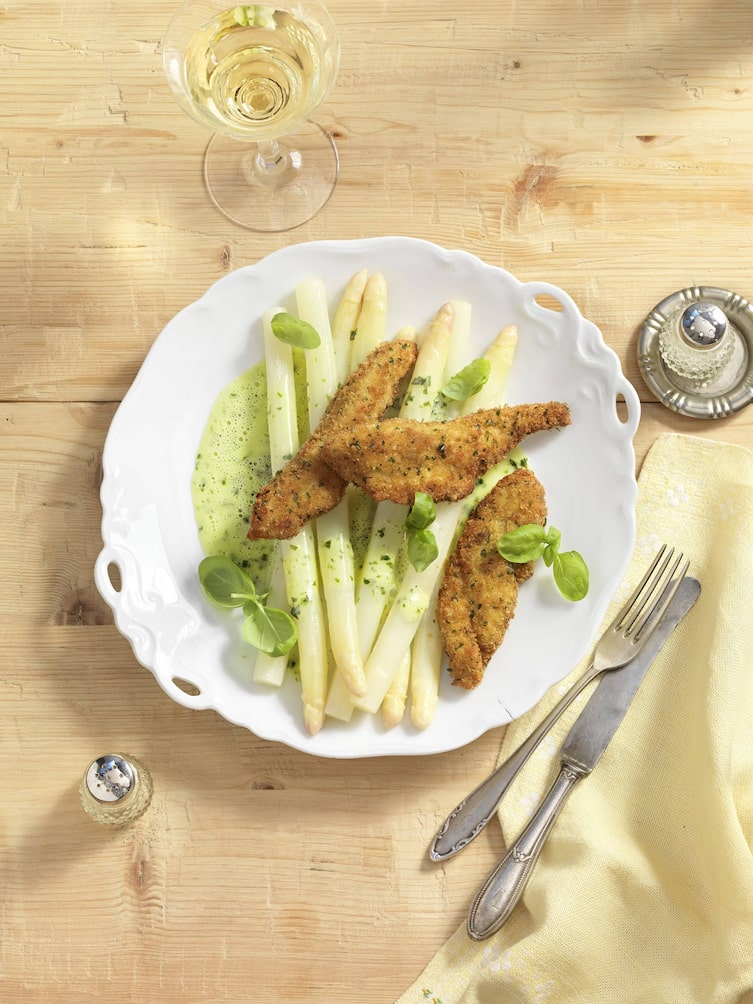 Spargel mit gebackener Hähnchenbrust