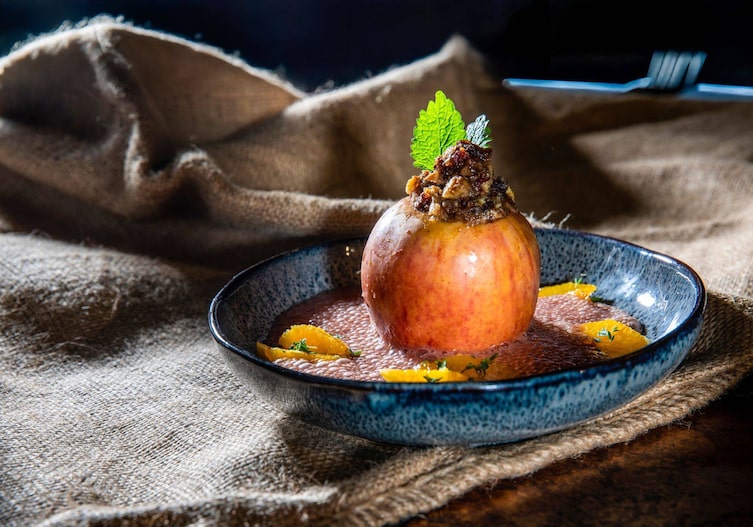 Kastanien-Bratäpfel mit Glühweinschaum