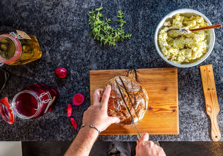 Erdäpfelkas mit Eingelegtem