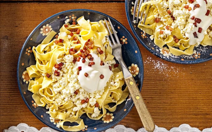 Aus Omas Kochbuch, Topfennudeln, Speck, Staubzucker, Hauptspeise