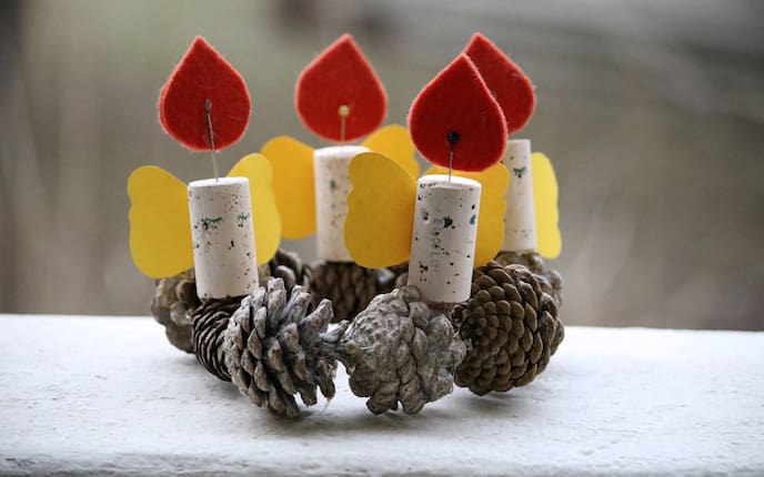 Adventkranz, Basteln, Kinder, Zapfen, Korken, Filz, Papier