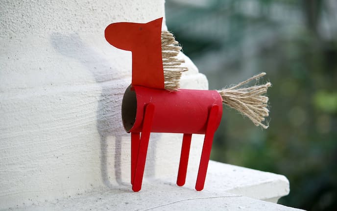 Pferd aus Klopapierrole (Foto: Luana Baumann-Fonseca)