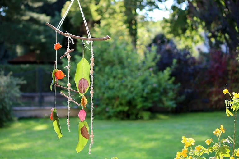 Herbstliches Windspiel selber machen Servus