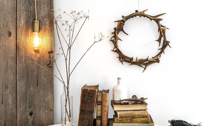 Deko mit Horn: Kranz aus Krickerln (Bild: Michaela Gabler)