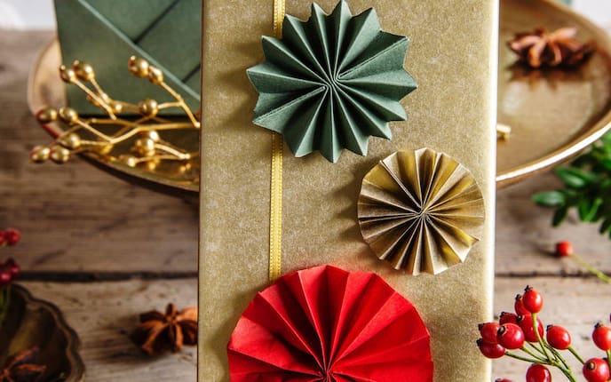 Geschenke verpacken, Geschenke dekorieren, Fächerblumen, mit Papier basteln