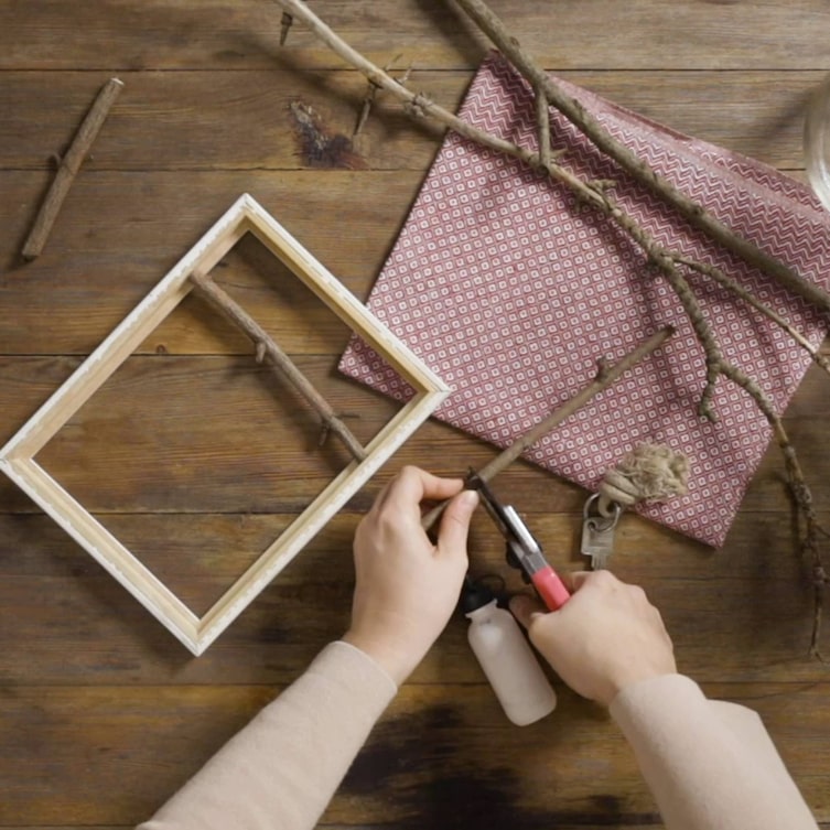 Schlüsselbrett aus Bilderrahmen (Foto: Stephan Zenz)