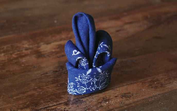 Blaudruck Serviette, Lilienmotiv