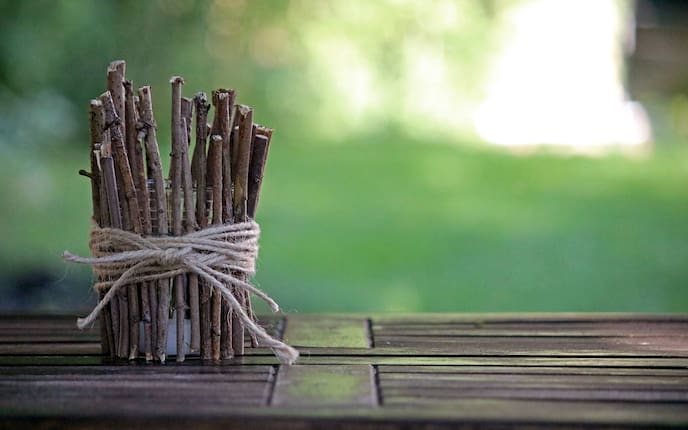 Windlicht aus Holzstäbchen (Foto: Luana Baumann-Fonseca)