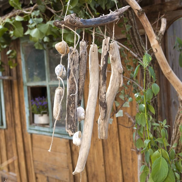 Windspiel aus Schwemmholz