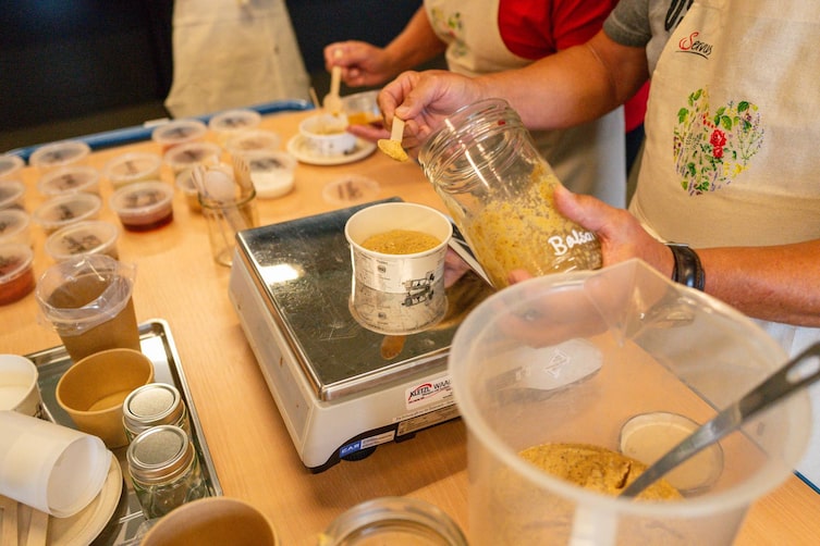 Senf herstellen, Servus Akademie