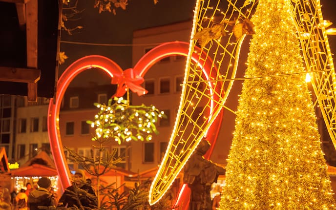 Ein Herz aus Lichtern, ein Meer aus Wärme: In Villach beginnt der Advent mit einem Leuchten, das weit über die Stadtgrenzen hinaus strahlt.