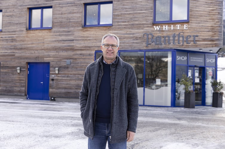 Richard Pichlmaier ist technischer Betriebsleiter bei White Panther - dem Gewinnerbetrieb der Kampagne "Wir geben 8".