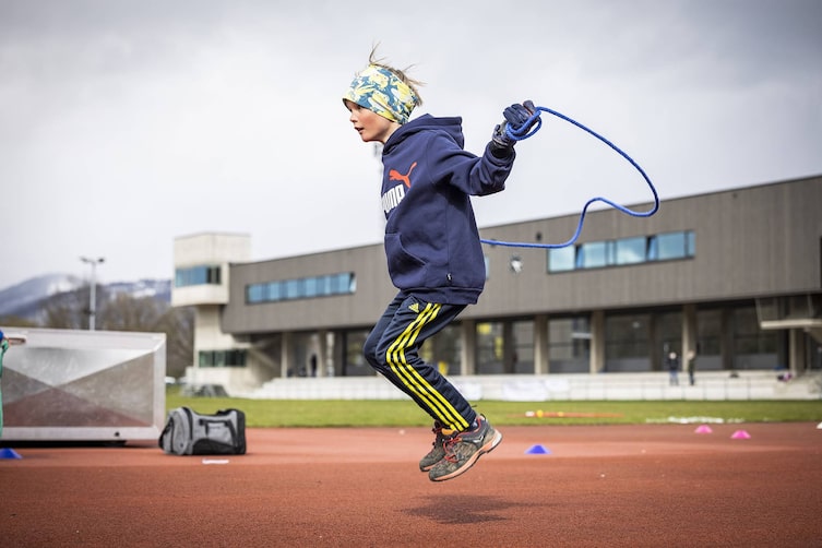 ServusTV, Beweg dich, Bewegung, Laufen, Kinder, Jugendliche, Seilspringen