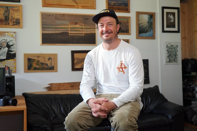 Snowboarder Andreas Monsberger beim Interview