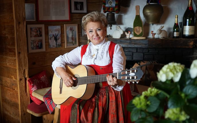 Rosi Schipflinger von der Sonnbergstubn, Kitzbühel, Servus