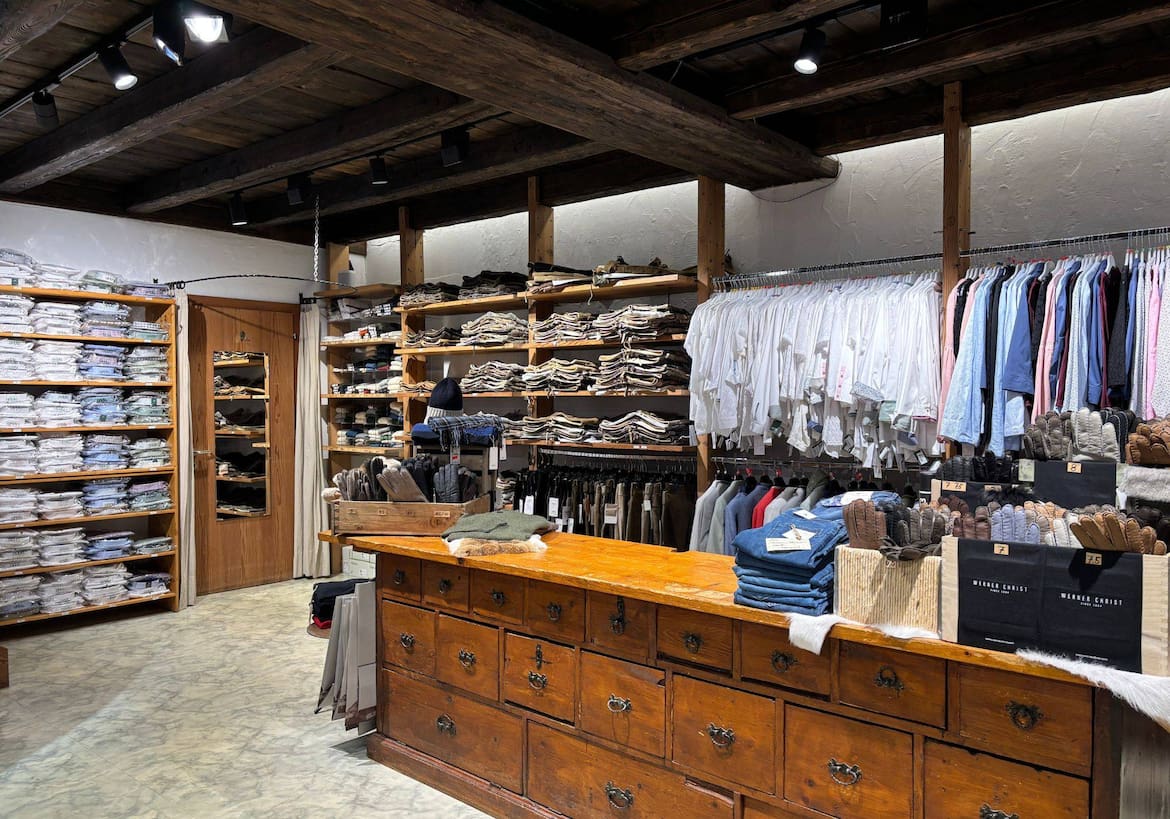 Verkaufsraum, Trachtenladen, Lederhosen