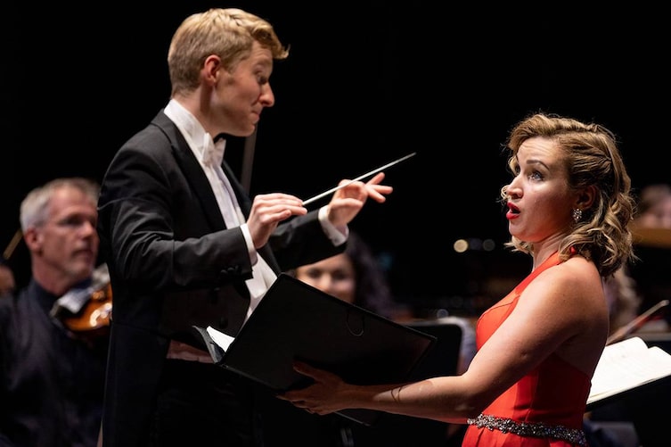 Patrick Hahn dirigiert das Styriarte Festspiel-Orchester, als Solistin tritt Tetiana Miyus auf.
