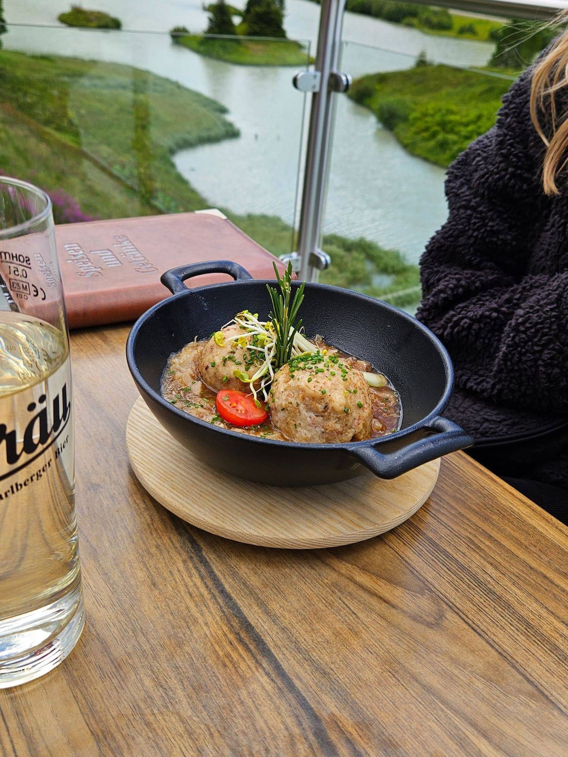 Speckknödel mit Sauerkraut