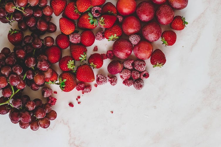 Eisen, rote Früchte, Erdbeeren, Himbeeren, rote Trauben, Rauch