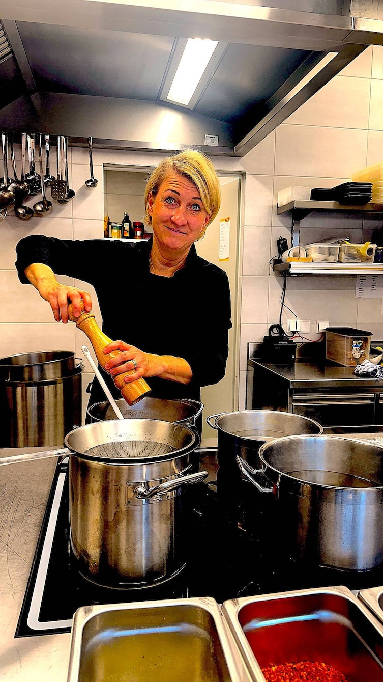 Heimatleuchten, Anders als Andere, Die Stahauffrau