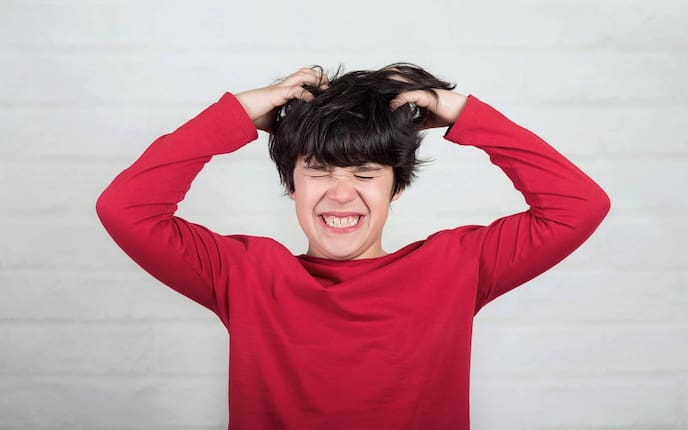 Kopfläuse behandeln (Bild: Mauritius Images)