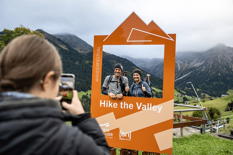 Fotopoints entlang der Strecke halten die Erinnerungen an das Wanderfestival fest.