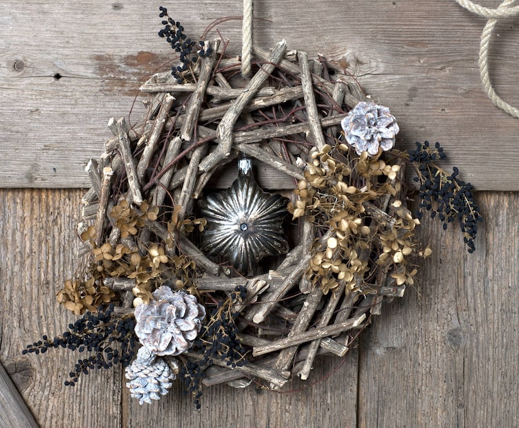 Deko mit Zapfen (Foto: Katharina Gossow)