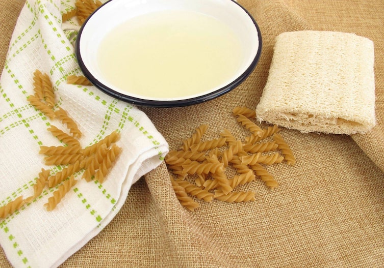 Das Kochwasser von Nudeln kann auch für die Schönheitspflege genutzt werden.