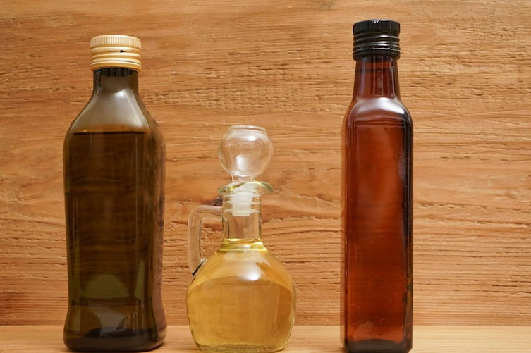 Speiseöl, Ölflaschen, Haushalt, Holz