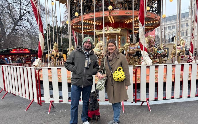 Hundeflo Florian Günther, Hundepodcast, Mesi Tötschinger, Christkindlmarkt Rathausplatz Wien