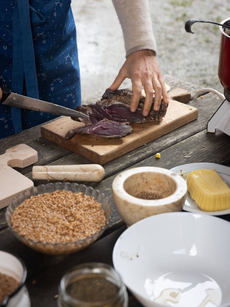 Würzige Schweinshaxe für die Binkelweizensuppe.