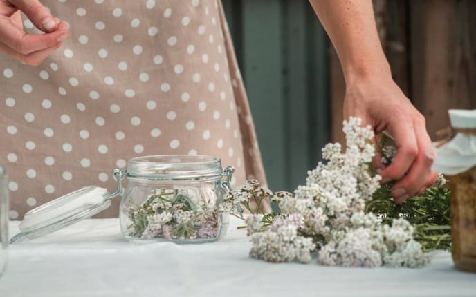 Schafgarbe, Tischtuch, Vorratsglas, Schürze