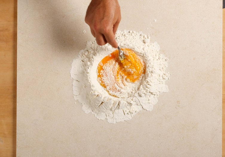 Eidoter, Mehl, Gabel, Hand