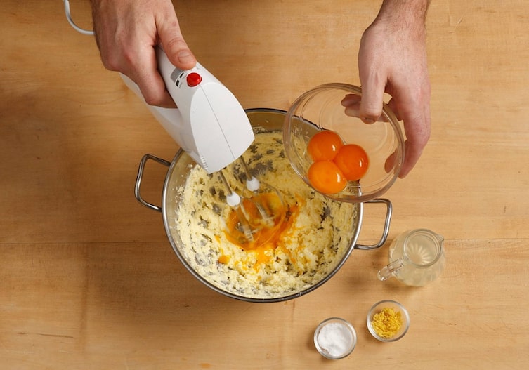 Breitenfurter Millirahmstrudel, Fülle, Eidotter, Rührgerät