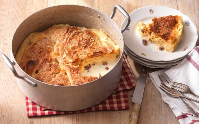 Breitenfurter Millirahmstrudel, Kochtopf, Geschirr, Küchentuch, Nachspeise, Süßspeise, Servus Rezept