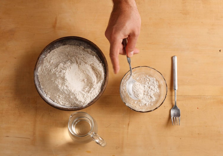 Dampfl, Vorteig, Sauerteig, Mehl, Wasser, Germ, Brot backen, Servus Magazin