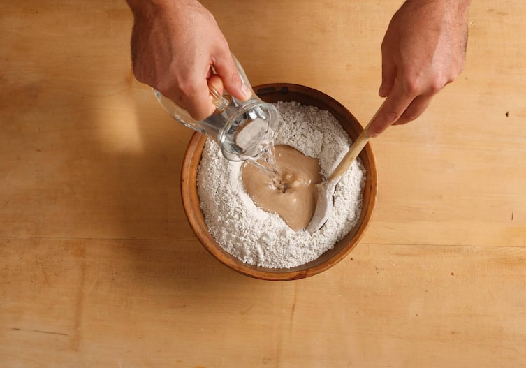 Wasser, Mehl, Sauerteig, Vorteig, Brot backen, Servus Rezept