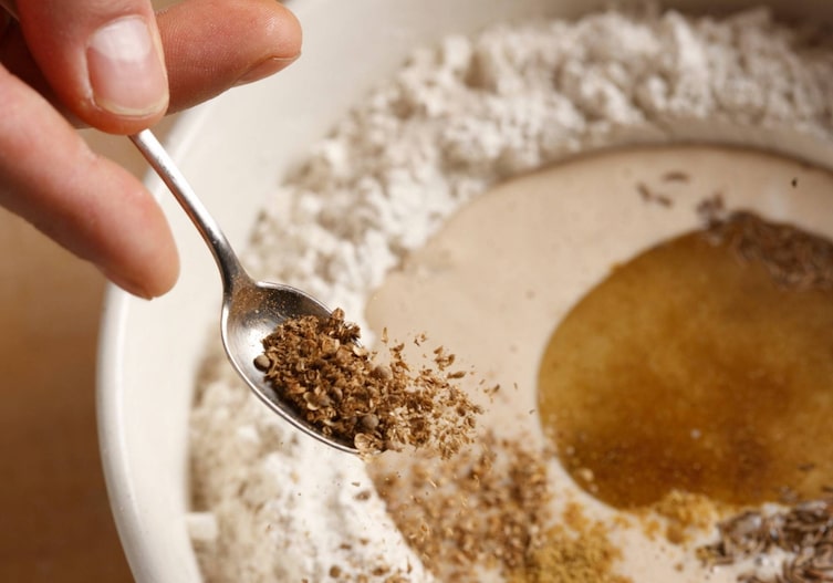 Gewürze, Mehl, Teig, Knäckebrot, Schüttelbrot