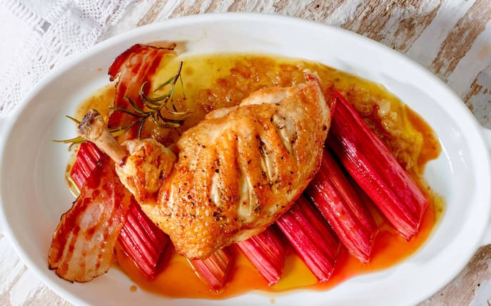 Hendlbrust mit Rahbarber und Speck, Hühnebrust, Huhn, Rabarber, Speck, Hauptspeise, Servus Rezept