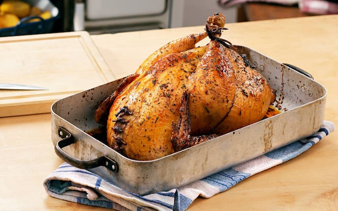 Aufg‘setzte Henn, gefülltes Huhn, gegrilltes Huhn, Grillhuhn, Kapaun, Huhn, Hühnchen, Semmelfülle, Servus Rezept