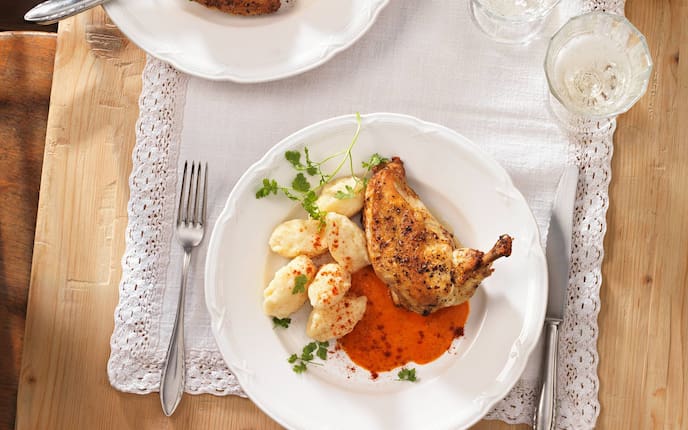 Paprika-Huhn mit Butternockerln, Huhn, Paprikahendl, Butternockerln, Nockerl, Nocken, Servus Rezept