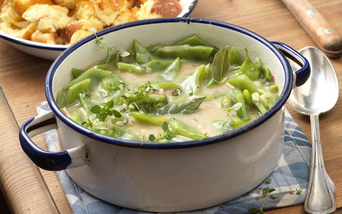 Schmarren, Bohnensauce, Bohnen, Fisolen, Topf, Löffel, Servus Rezept