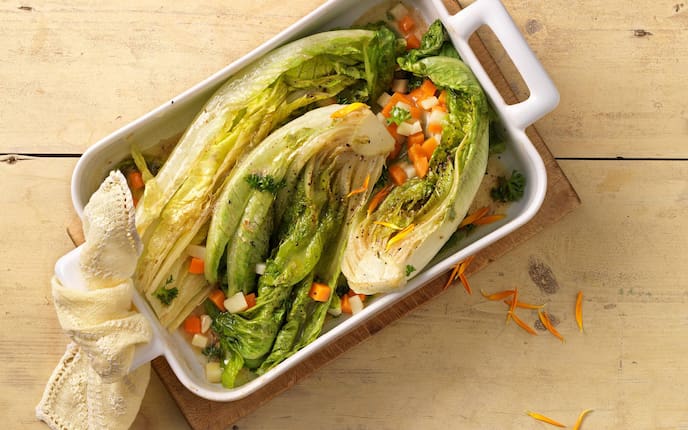 Gebratener Kochsalat mit Petersilie, Kochsalat, Römer Salat, Petersilie, Bräter, Servus Rezept